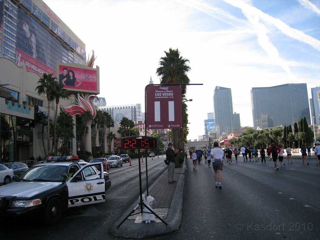 Las Vegas 2010 - Marathon 0841.JPG - The 2010 Las Vegas Fire - Ice and Sweat Tour. Half Marathon, Red Rock Canyon, Casinos, Valley of Fire.... and buffets!